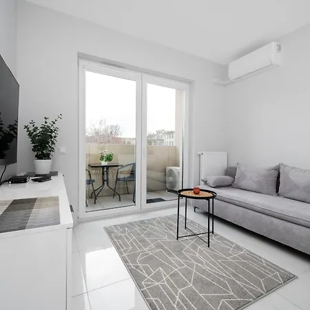 Apartment Wolczanska - Balcony&ac - By Rentujemy *